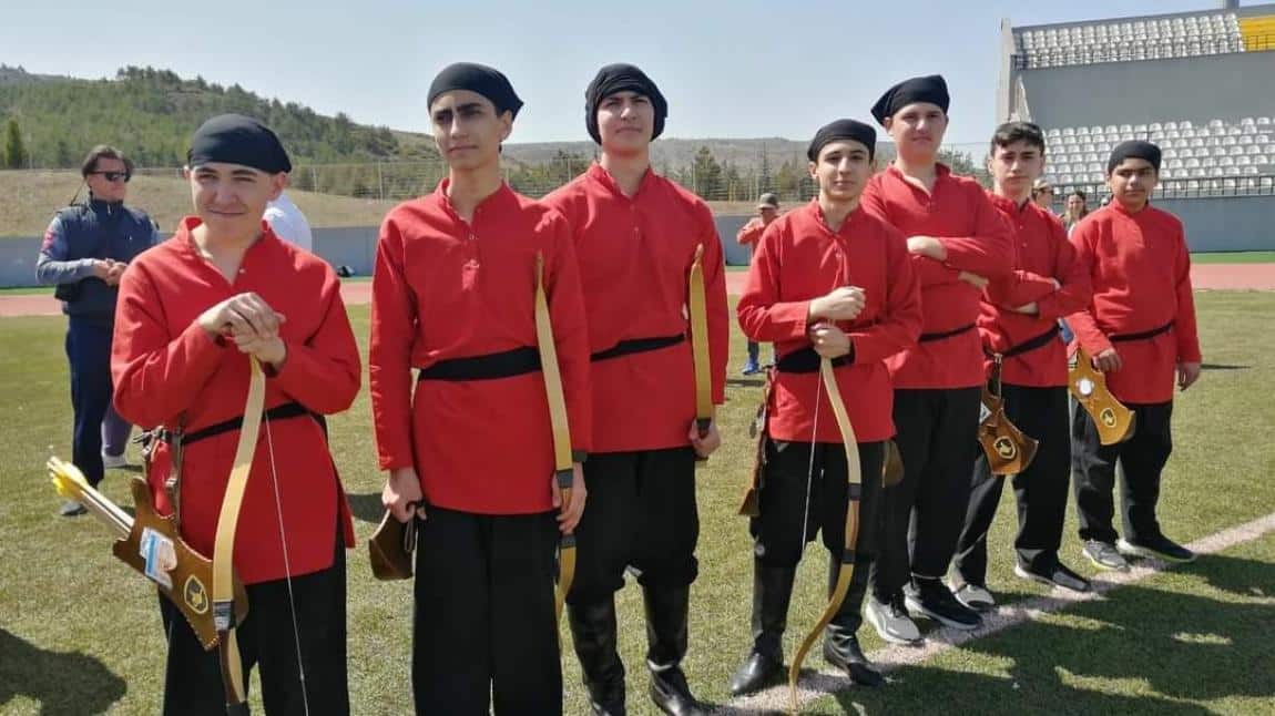 GELENEKSEL OKÇULUK GENÇLER A ve GENÇLER B KATEGORİSİNDE ESKİŞEHİR ŞAMPİYONUYUZ